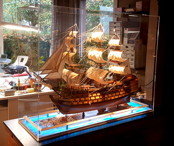 Plexiglas Abdeckhaube für Modellschiff